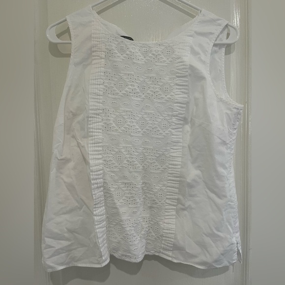 Talbots White Sleeveless Blouse with Front eyelet design 6 P - Picture 3 of 6